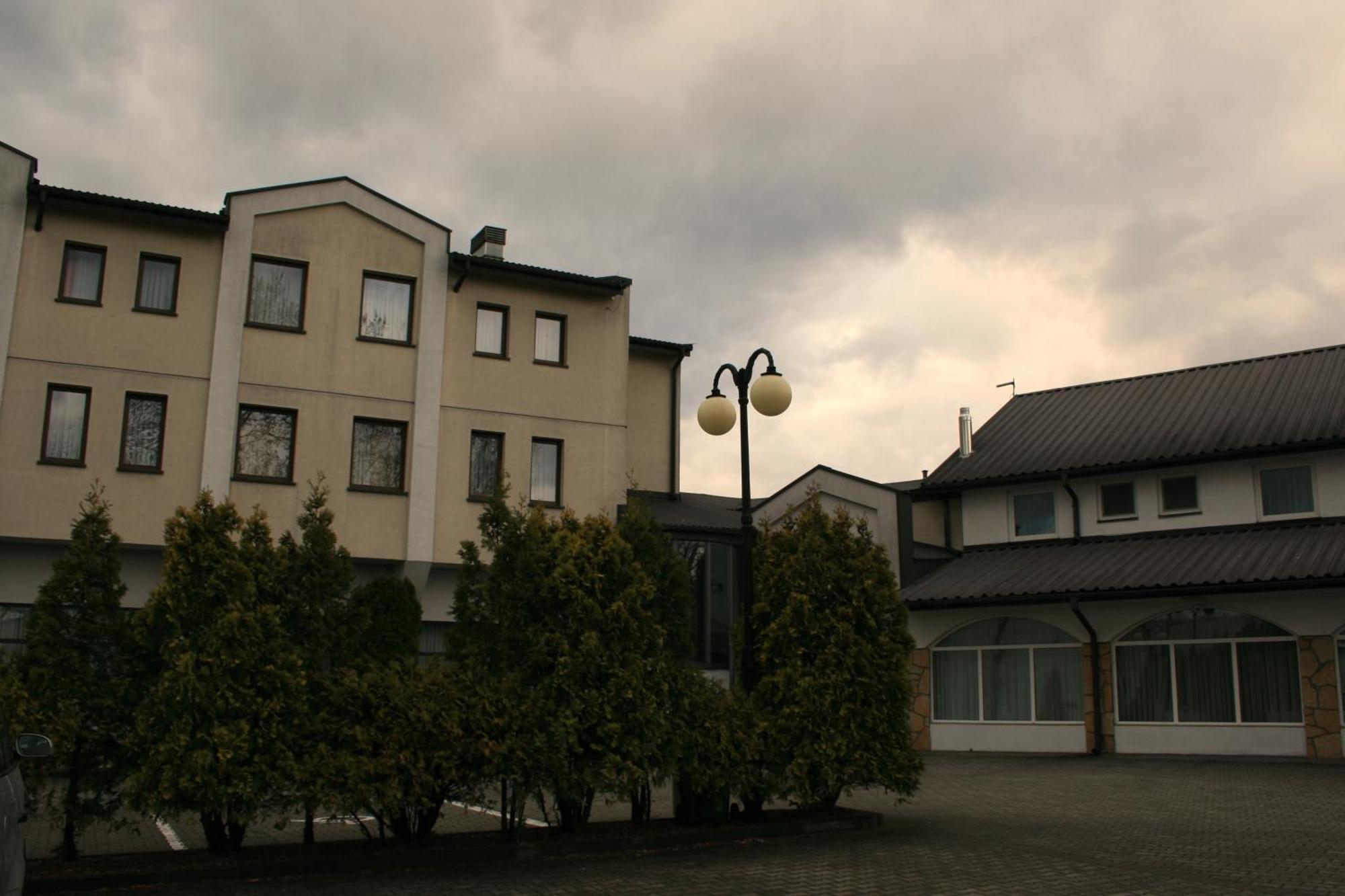Hotel Junior 2 Krakau Exterior foto